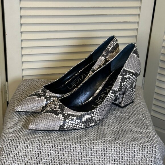 Calvin Klein Faux Snakeskin Pointed Toe Pumps • Size 9.5 • Statement Heels - Picture 6 of 8